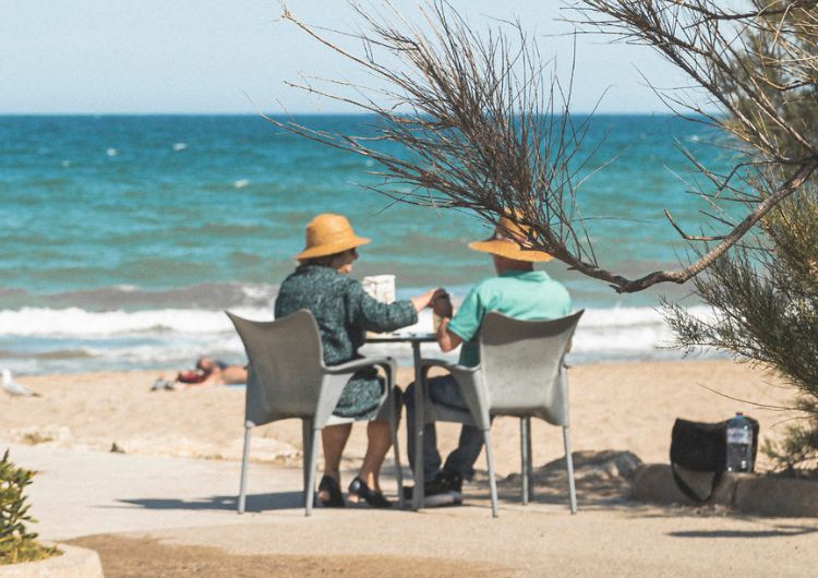 Accede a la preventa de las camisas de la Colección Miramar: los veranos de siempre, como nunca antes