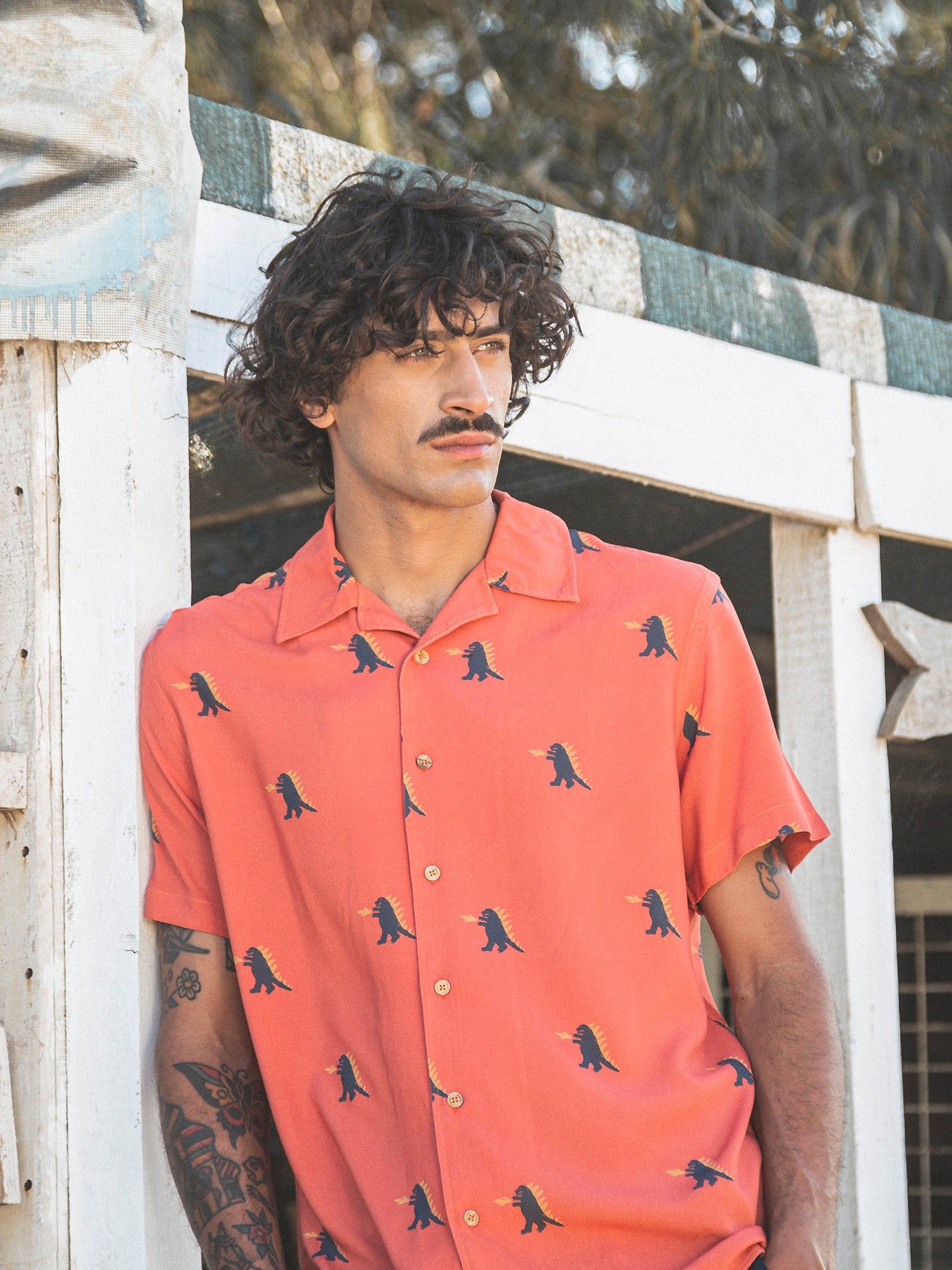 CAMISA DE HOMBRE CALYPSO RED GODZILLA