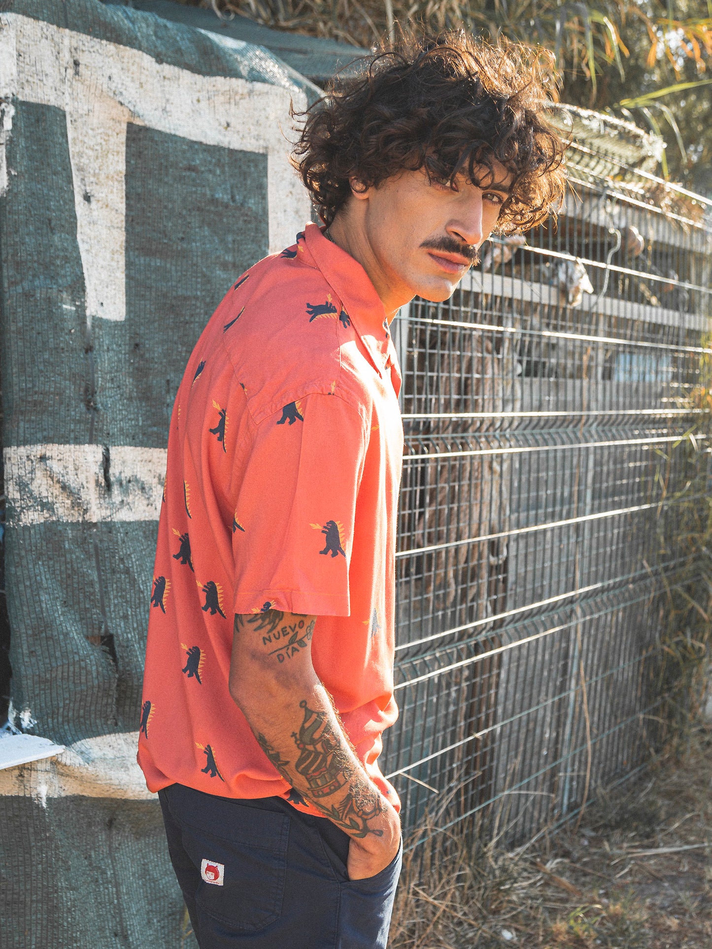 CAMISA DE HOMBRE CALYPSO RED GODZILLA