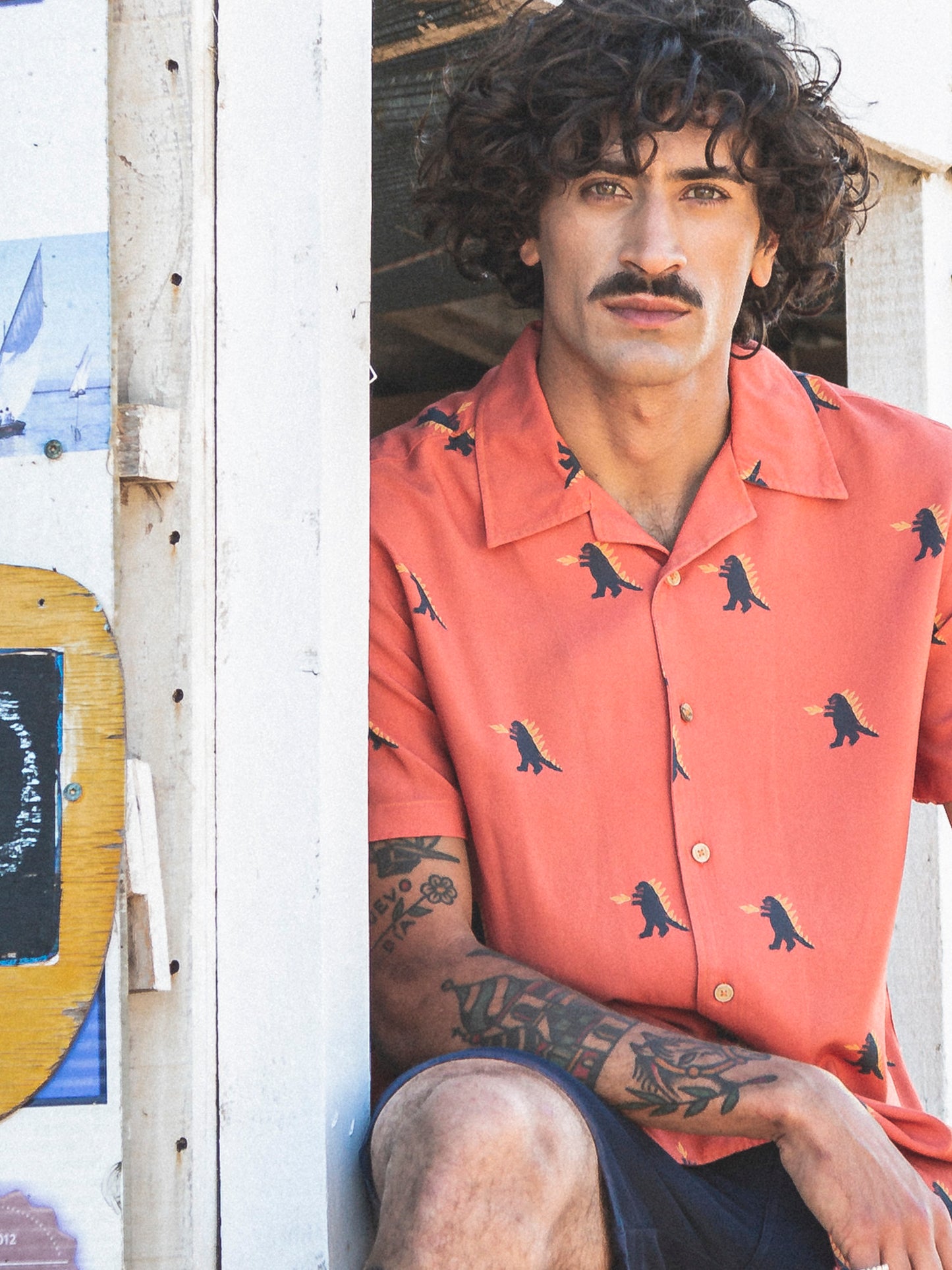 CAMISA DE HOMBRE CALYPSO RED GODZILLA