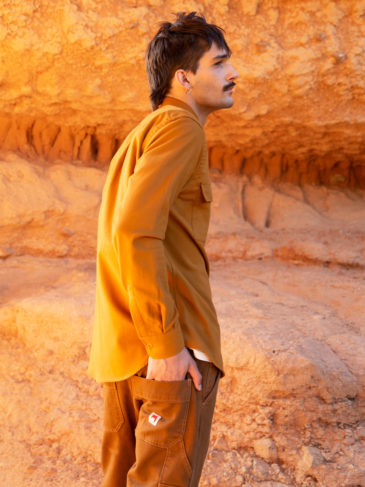 CAMISA DE HOMBRE EN ALGODÓN ORGÁNICO FURAY WORKER CAMEL