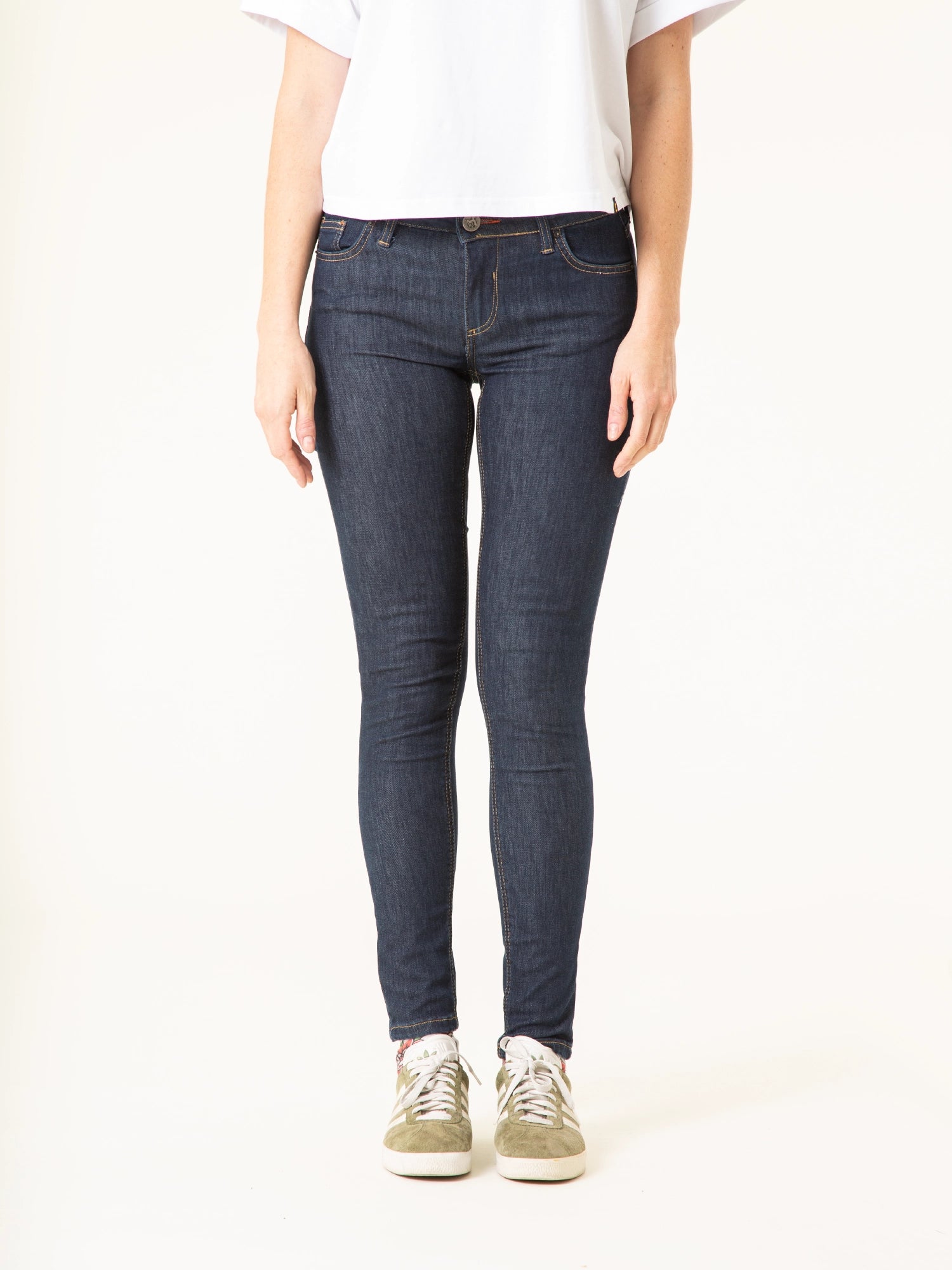 Corte Diferencia Pantalon Skinny Y Slim PANTALONES SKINNY DE MUJER