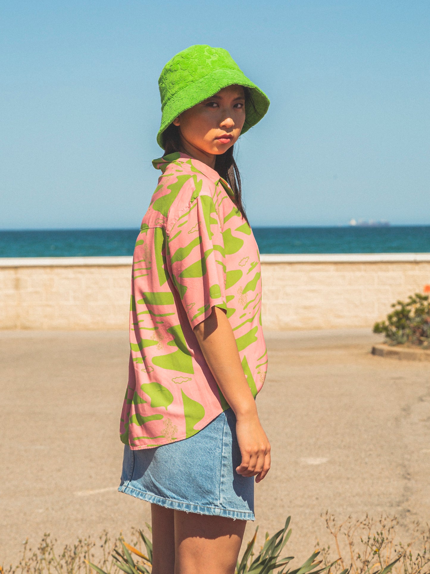 CAMISA DE MUJER HARVEY PSYCH GREEN & PINK
