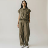 capitandenim Loren green linen-cotton TENCEL™ blend relaxed fit sleeveless shirt with two chest pockets and wide-leg trousers.