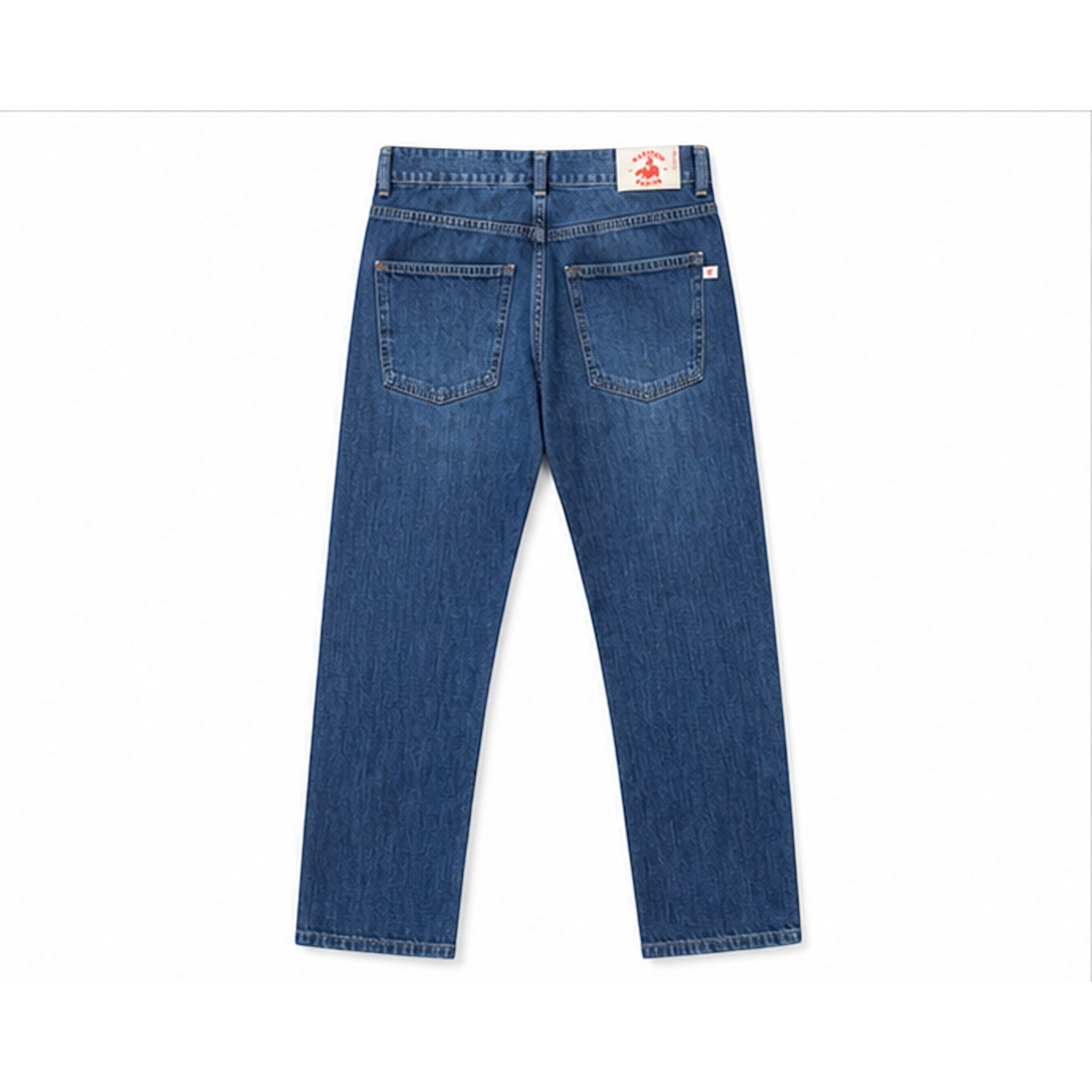 Capitandenim Ray lightweight used blue 100% cotton regular fit jeans with 5 pockets and zip closure. Made in Spain.